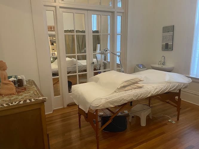 Eve Daures acupuncturist clinic