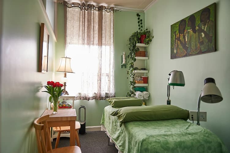 Silk Tree Healing Center clinic