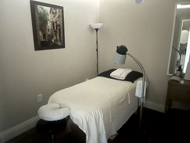 37 Acupuncture clinic