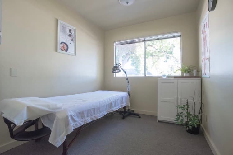 Golden Natural Medical Group clinic