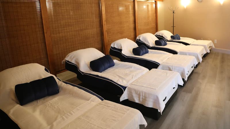 Yifeng Acupuncture&Massage 益丰中医诊所 clinic