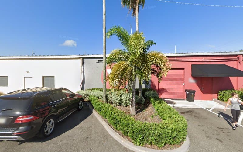 Ashley Heintz Acupuncture clinic