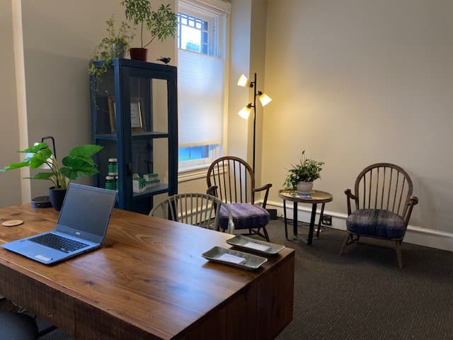 Lydia Reese Acupuncture clinic