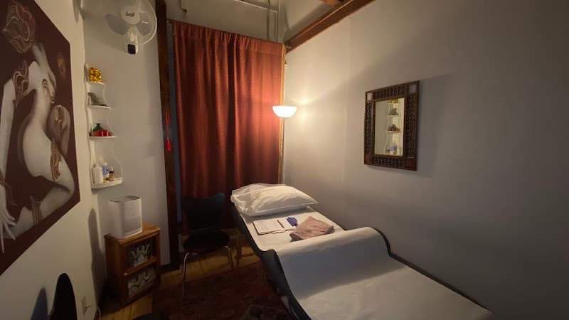 Jade Acupuncture clinic