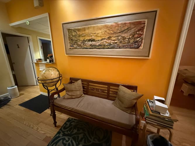 Jonathan Papish Acupuncture clinic