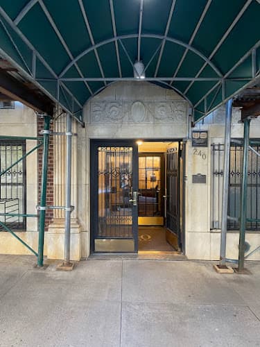 Maya Kron Wellness clinic