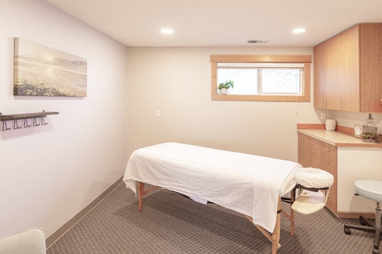 Love Acupuncture & Wellness Group clinic