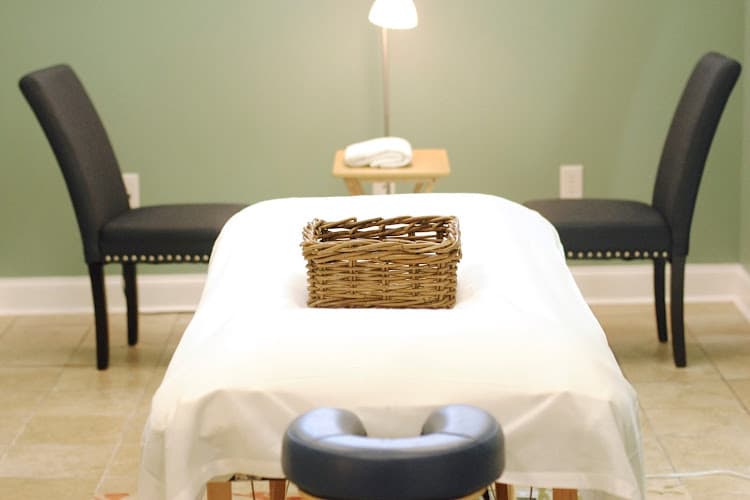 Dragonfly Acupuncture & Massage clinic