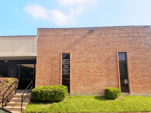 Qin Q. Gong, Lac clinic