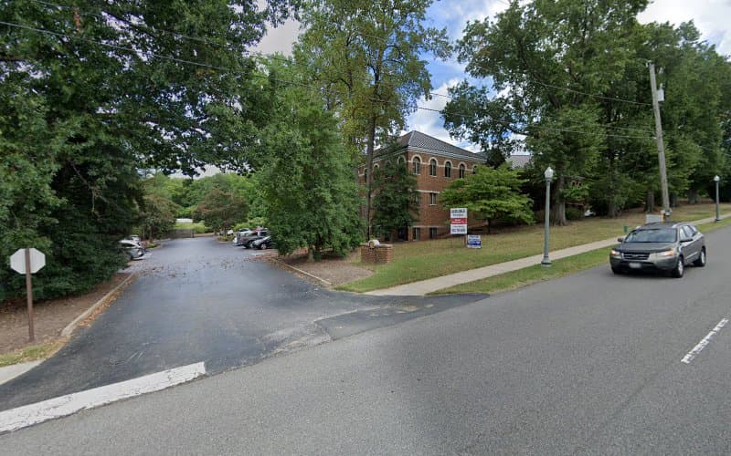 Ann Furniss, Lac clinic