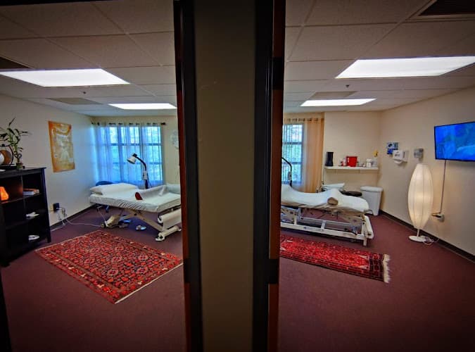 Bluemoon Acupuncture Pain And Wellness Center clinic