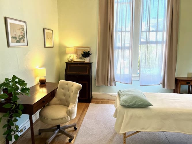 Samantha Ostergaard Acupuncture & Yoga Therapy clinic