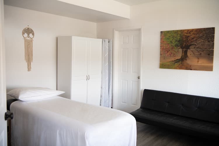 Light & Dark Acupuncture & Apothecary clinic