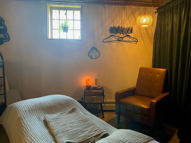 Mending Point Acupuncture, Dr. Monica Benco, D-TCM, LAc clinic