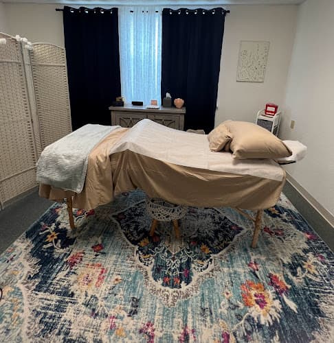 On Point Acupuncture + Wellness / Prachi Vij, LAc clinic