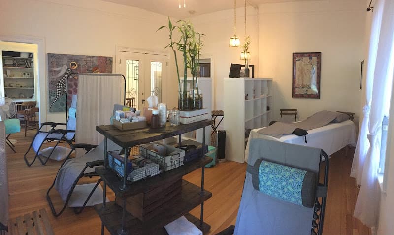 Common Source Community Acupuncture and Apothecary clinic