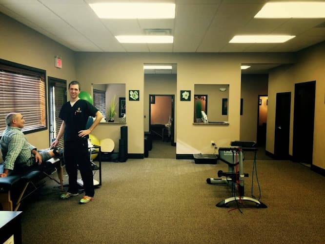 Advanced Sports & Family Chiropractic & Acupuncture: Lee's Summit Location clinic