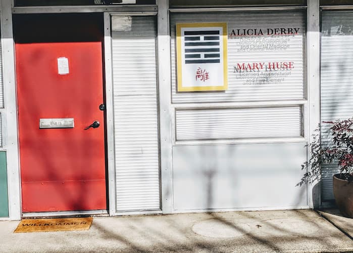 Alicia Derby Acupuncture clinic