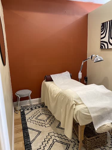 Alma Acupuncture clinic