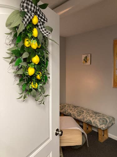 Nourishing Health Acupuncture & Herbs - Viola Pircher, Acupuncturist clinic